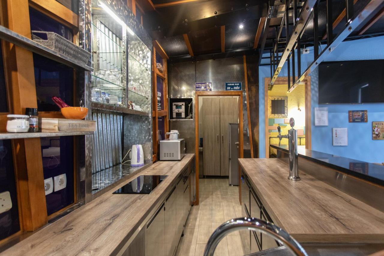 Stay In Pub Kamera Klub Apatment-City Center リュブリャナ エクステリア 写真