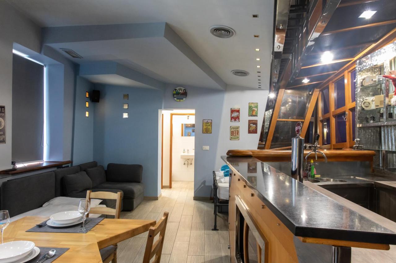 Stay In Pub Kamera Klub Apatment-City Center リュブリャナ エクステリア 写真